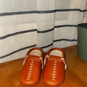 Monkey feet football shoes